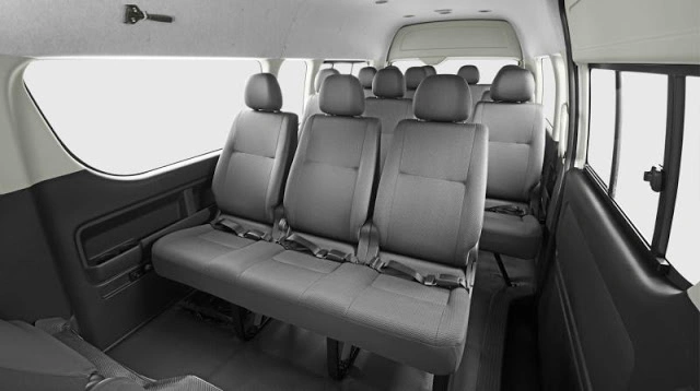 hiace commuter 15 seat