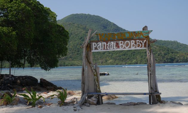 Pantai Bobby Karimunjawa